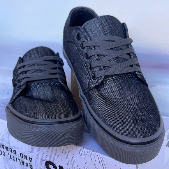 Vans WMNS Skate Chukka Low
Black/Grey/Denim
VN0A4BX45BR
Sneakers - Picture 6 of 16